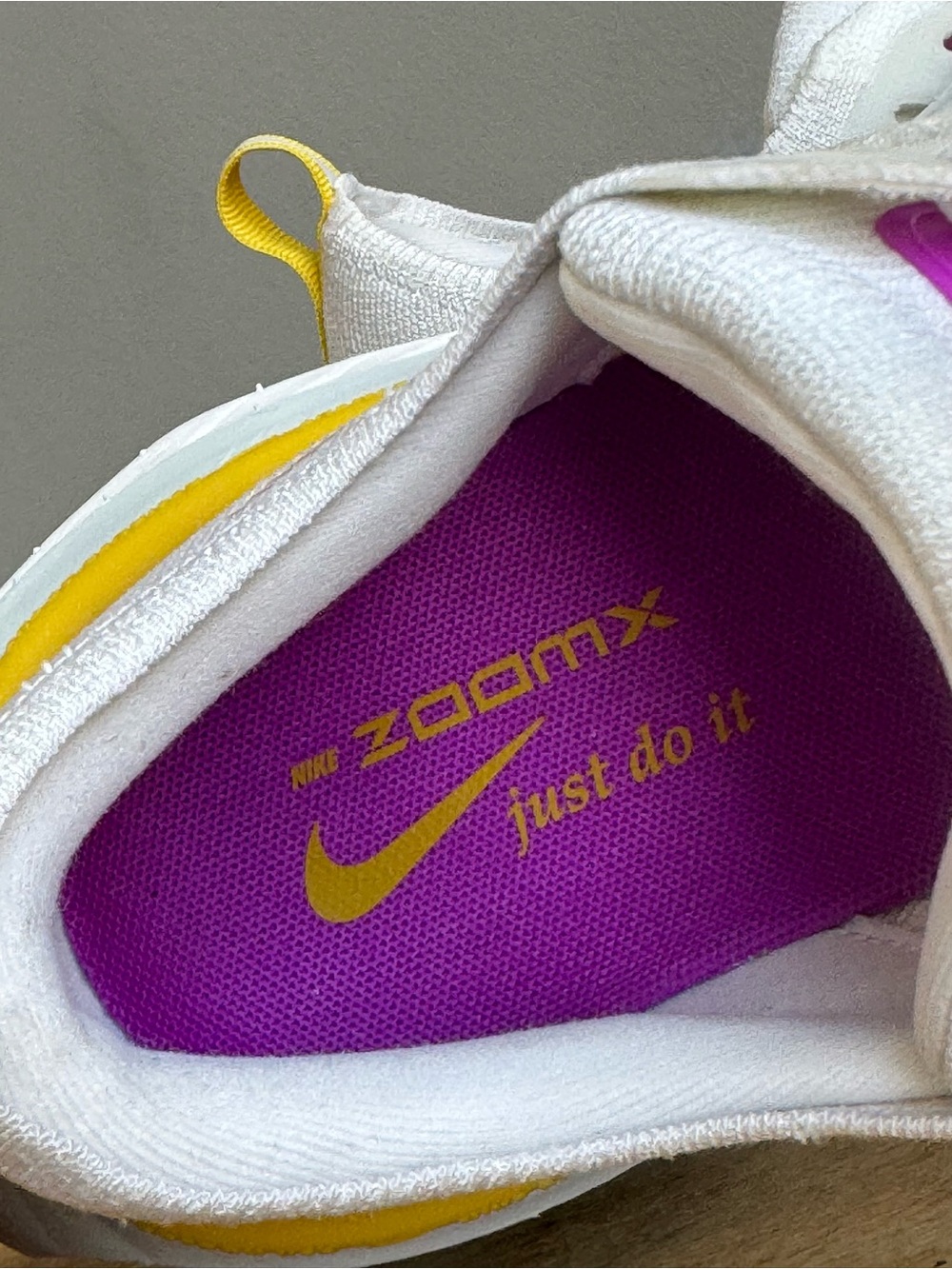 Nike ZoomX Invincible 3 White Vivid Purple Women's Size 9.5 DR2660-101 Running - Picture 10 of 12